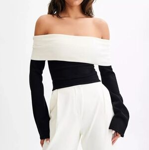 Meshki Off The Shoulder Black Cream Crop Top Size Small